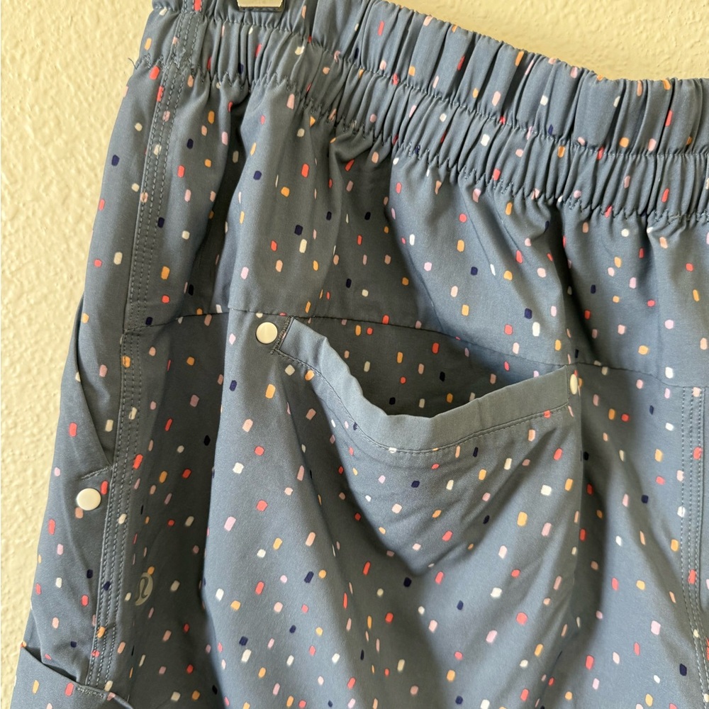 Lululemon Women's Spring Break Away Shorts Size 12 Confetti Cake Pattern Tags - Picture 7 of 12